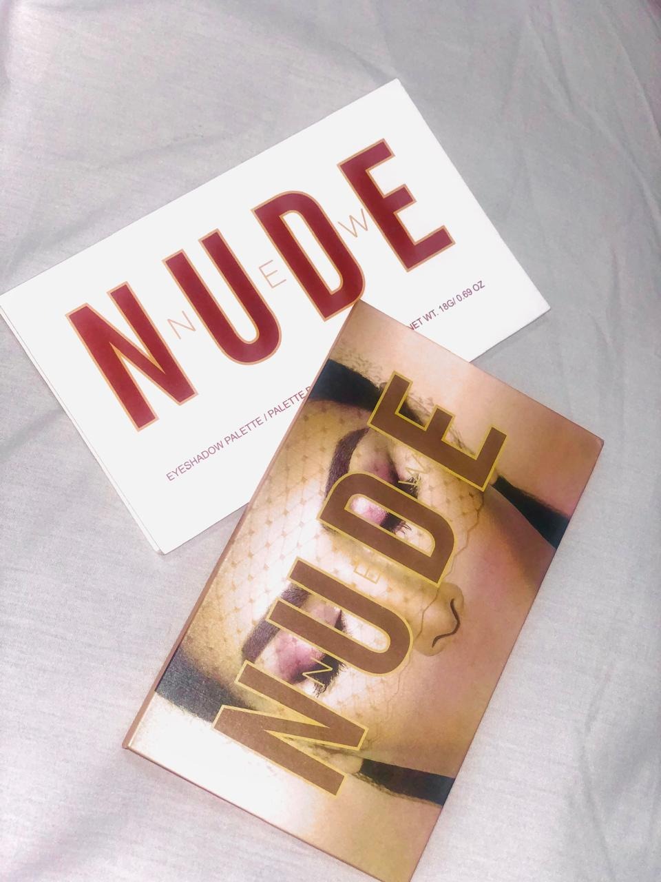 18-Color Eyeshadow Palette